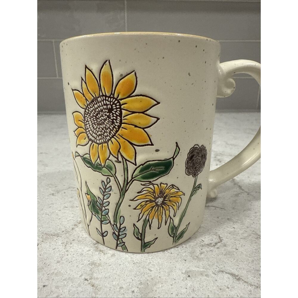 MIDWAY VALLEY SUNFLOWERS Hand Painted Spectrum Designz 16oz Mug NEW